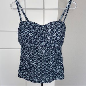 NWOT Kona Sol medium swim tankini top